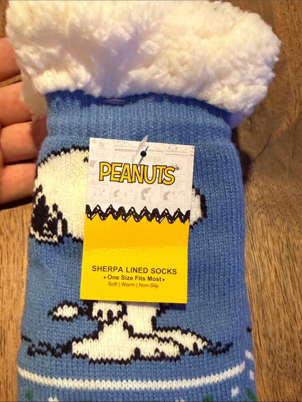 *NWT* PEANUTS Sherpa Socks - Picture 2 of 9